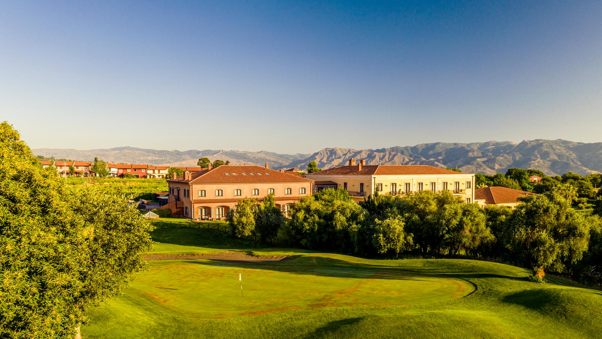 Foto Il Picciolo Etna Golf Resort & Spa 10