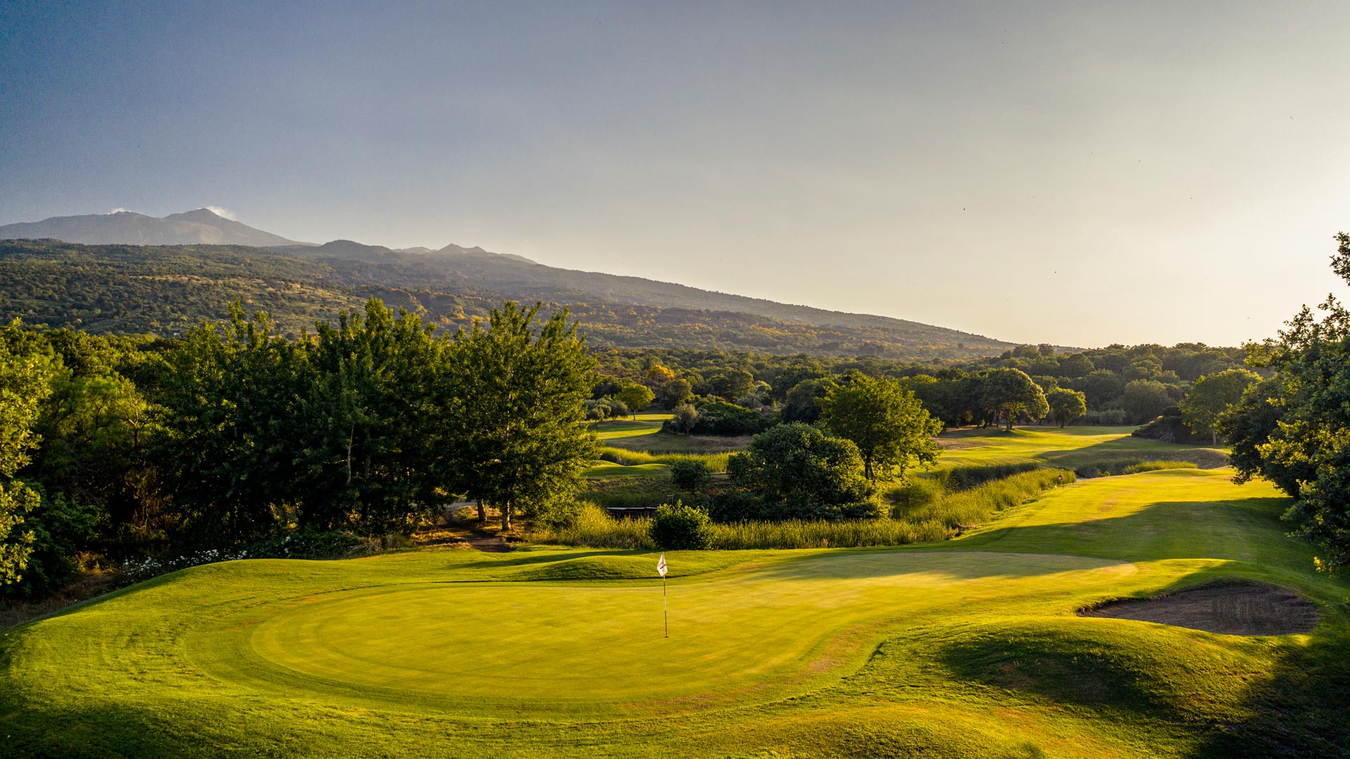 Foto Il Picciolo Etna Golf Resort & Spa 11