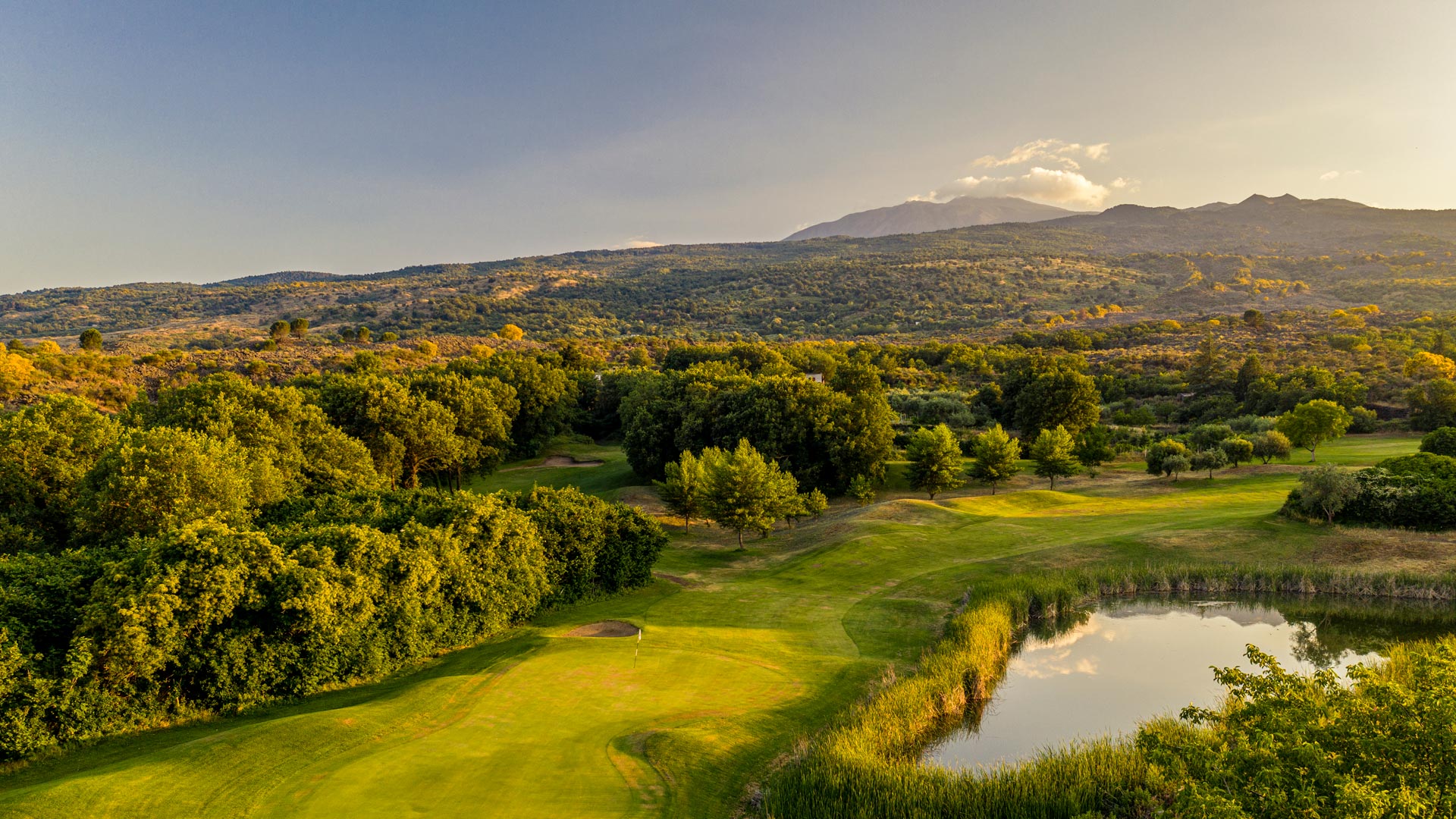 Foto Il Picciolo Etna Golf Resort & Spa 9